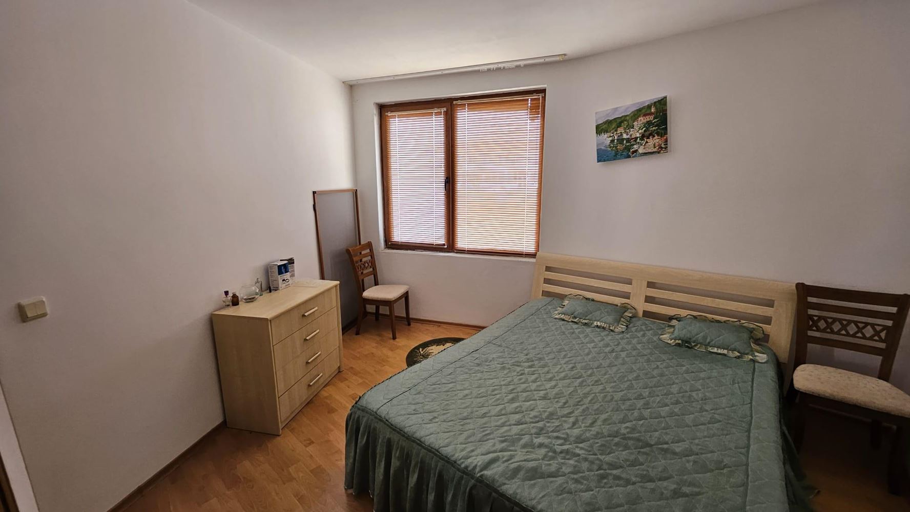 Třípokojový apartmán s výhledem na moře 50 metrů od pláže v Byale – bez poplatku za údržbu