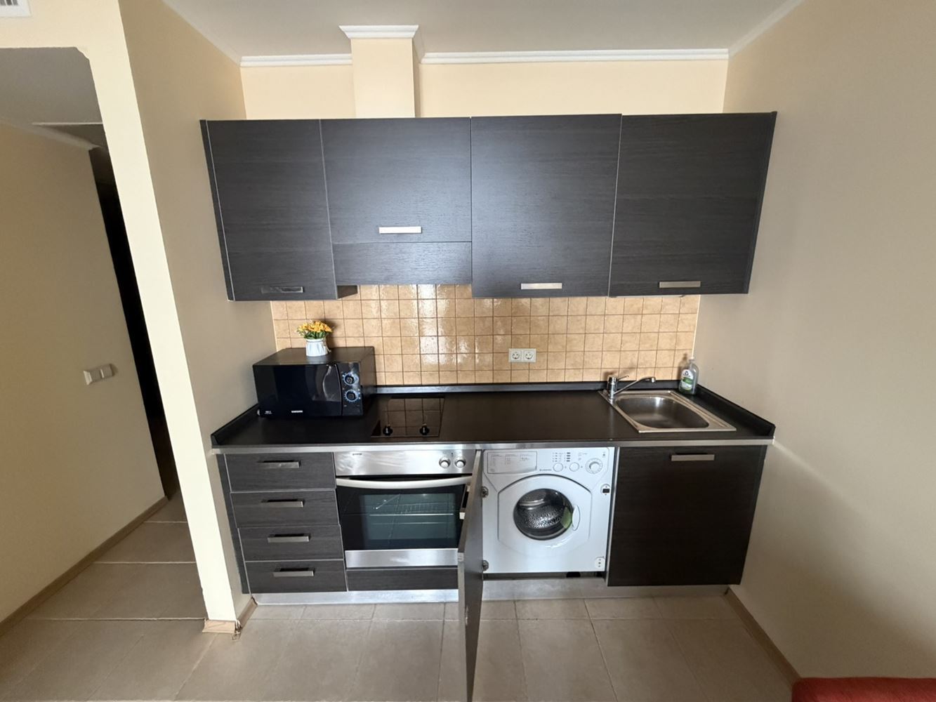 Byt se dvěma ložnicemi v Pomorie s přímým výhledem na moře – luxusní život na první linii