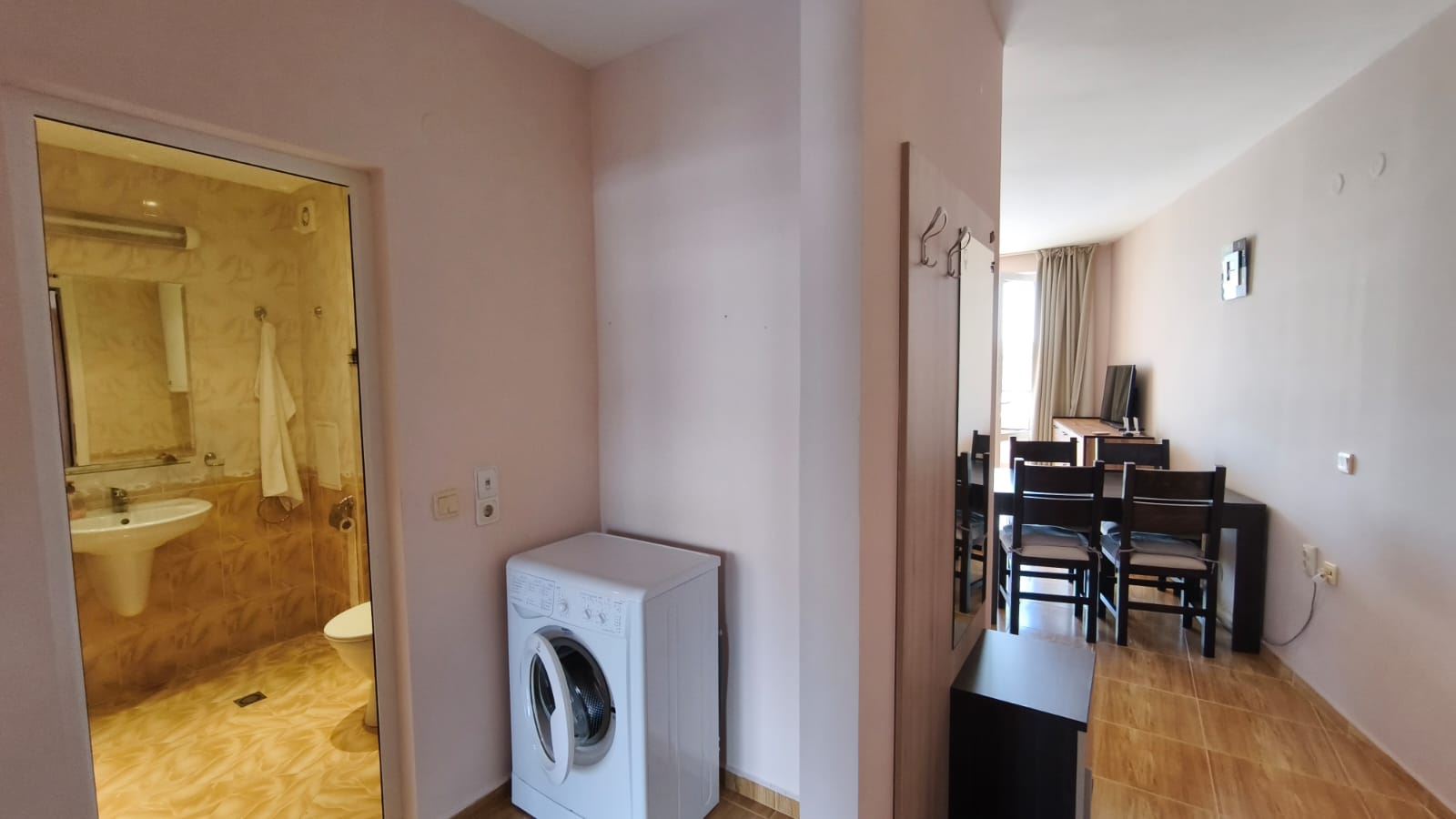 Prostorný apartmán se dvěma ložnicemi a výhledem na moře ve Sveti Vlas, 200 metrů od pláže