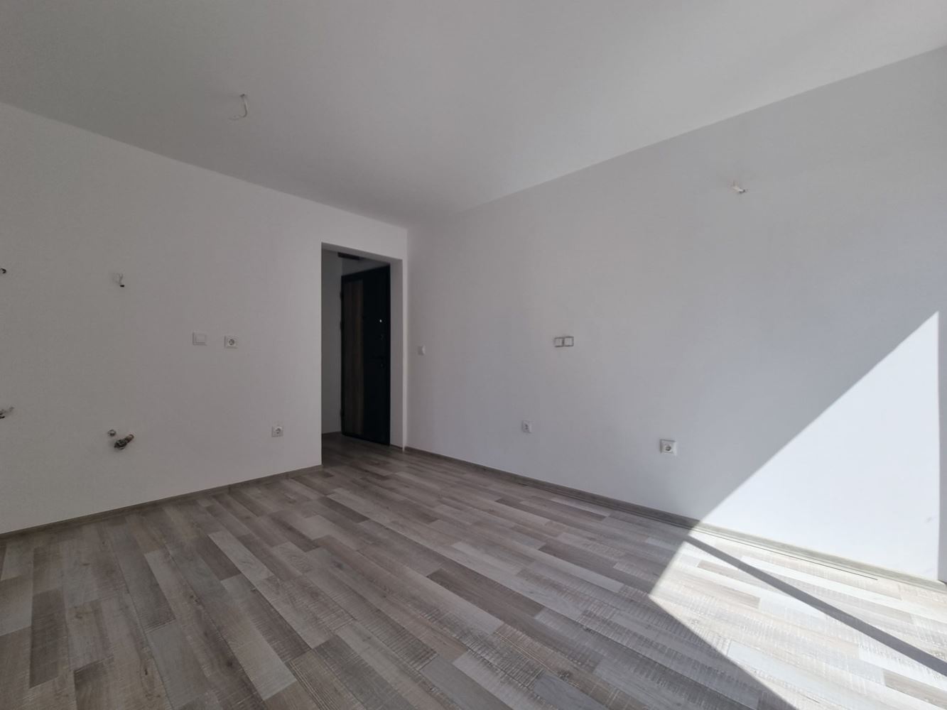 Světlý a moderní byt ve výborné lokalitě – kombinace komfortu, přírody a mořské atmosféry