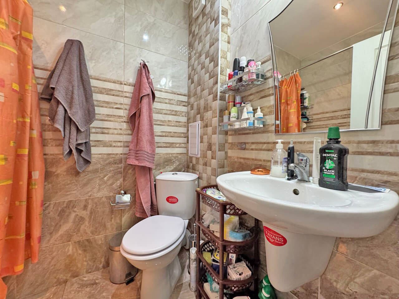 Luxusní apartmán s jednou ložnicí s výhledem na bazén v prestižním komplexu na Slunečném pobřeží