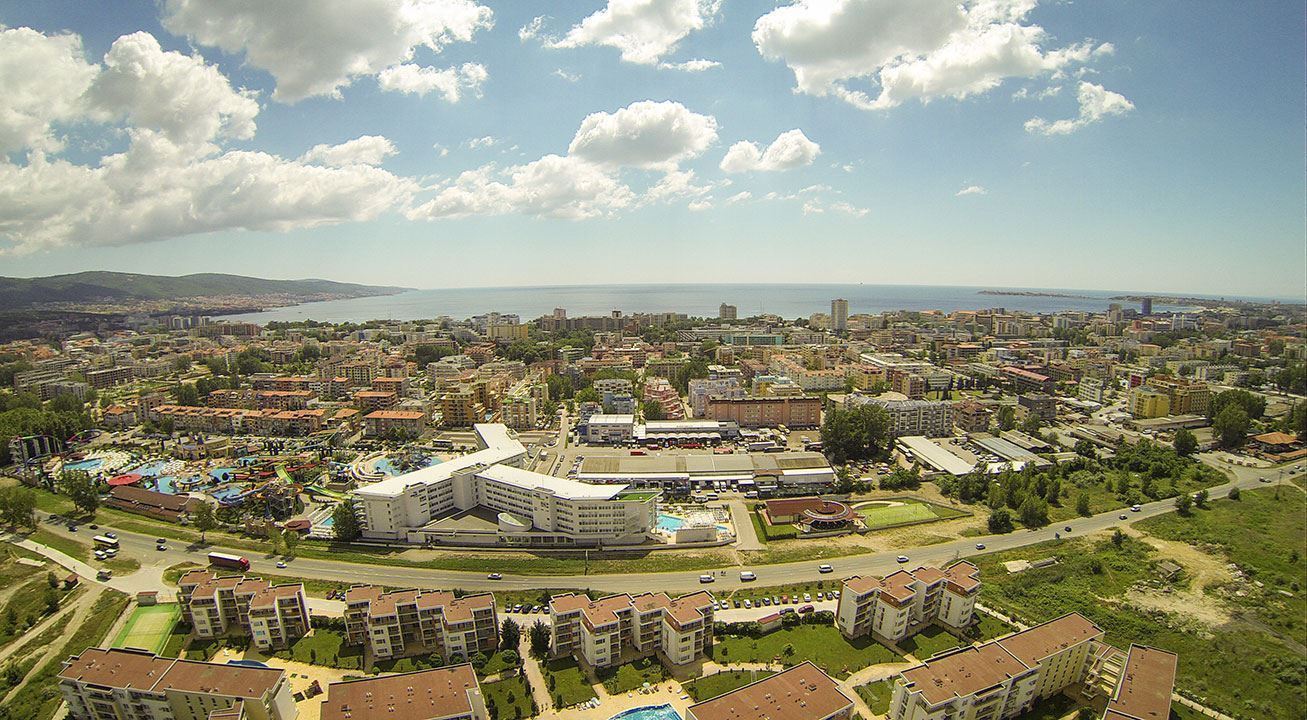 Stylový apartmán s jednou ložnicí v prestižním komplexu na Slunečném pobřeží – kompletně zrekonstruovaný a připravený k užívání