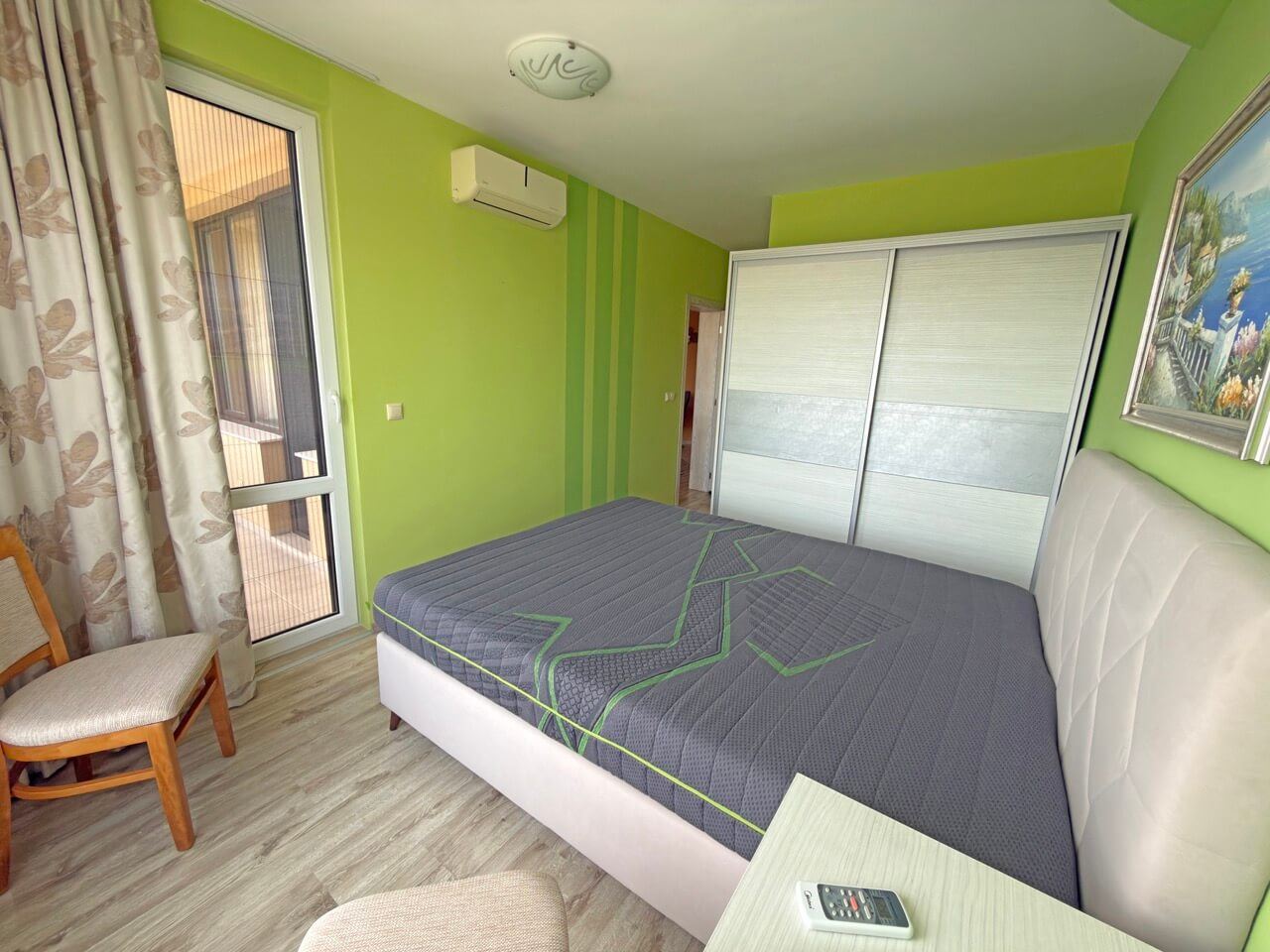 Apartmán se dvěma ložnicemi a výhledem na moře, 200 metrů od pláže v Pomorie