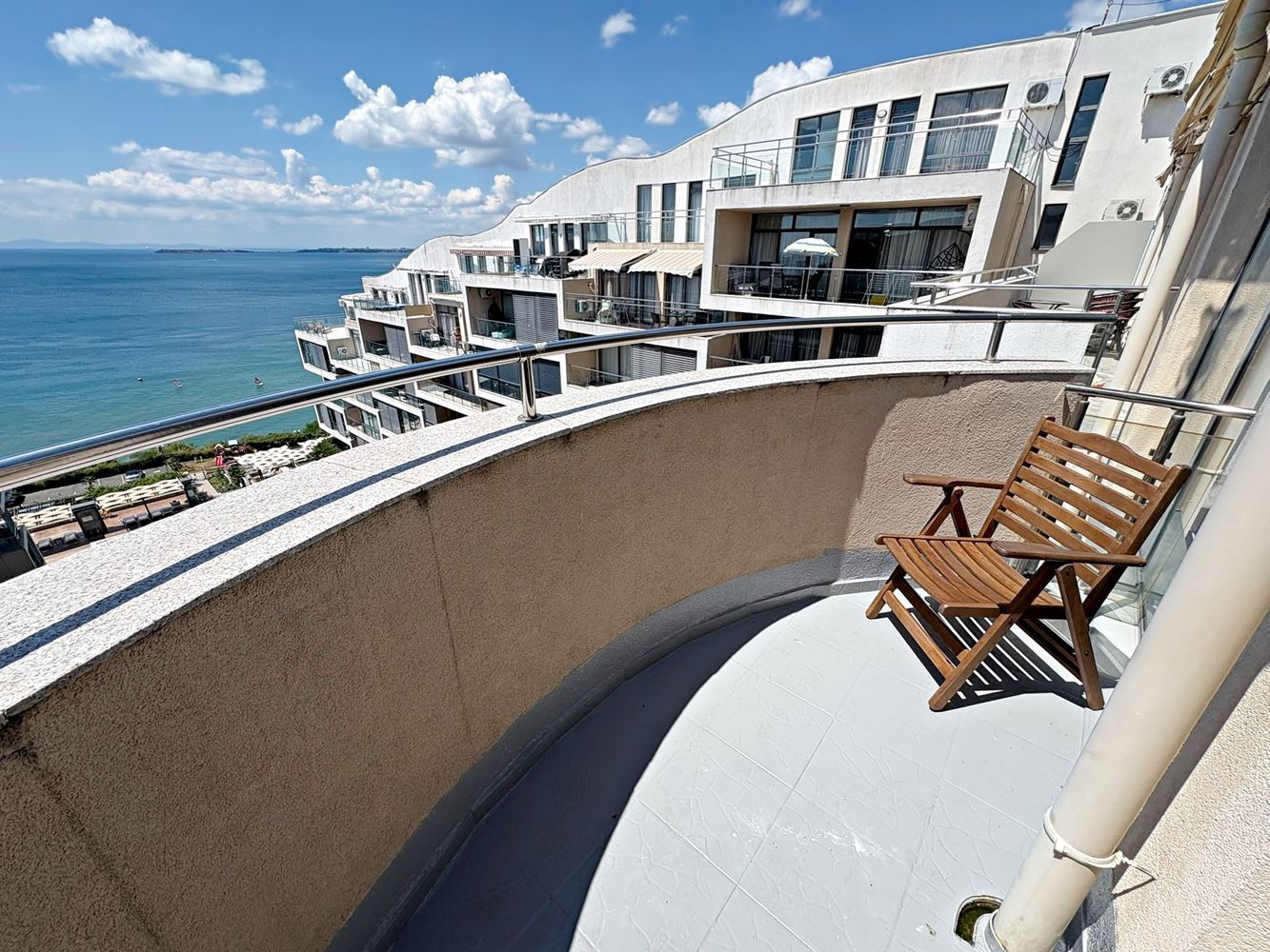 Luxusní apartmán s jednou ložnicí s panoramatickým výhledem na moře v první linii ve Sveti Vlas