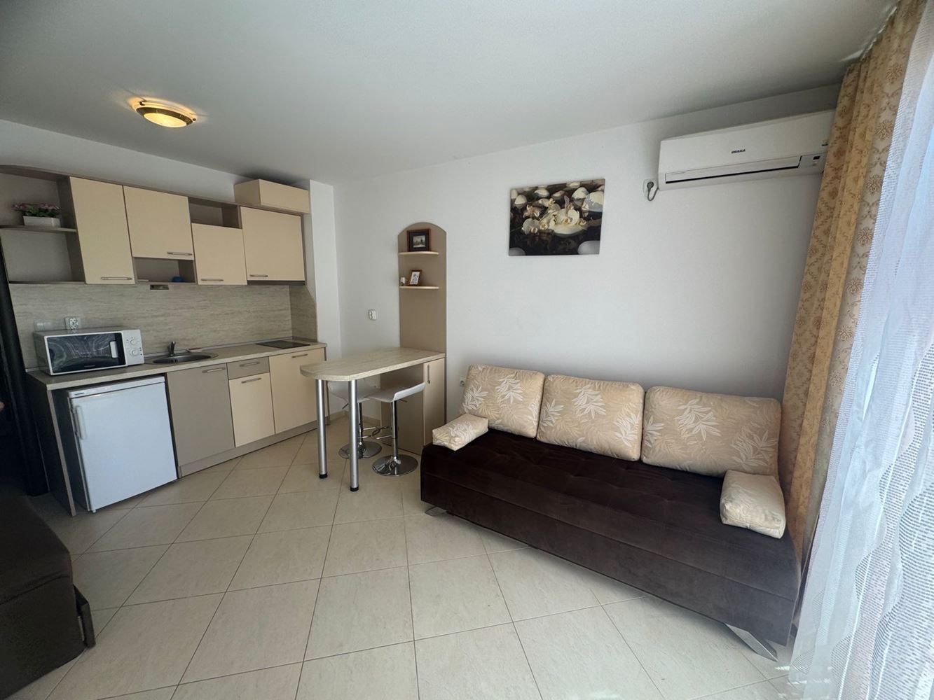 Útulné plně zařízené studio 300 m od moře v Pomorí – vynikající investice a rekreační nemovitost