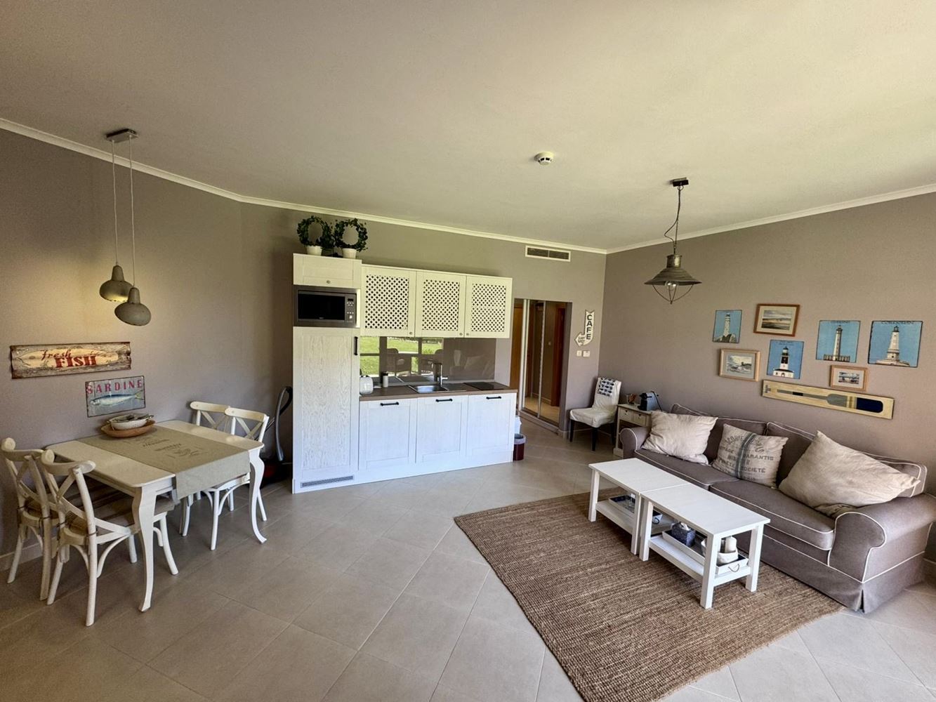 Luxusní byt s jednou ložnicí v prestižním komplexu na první linii – komfort, styl a nekonečné vybavení