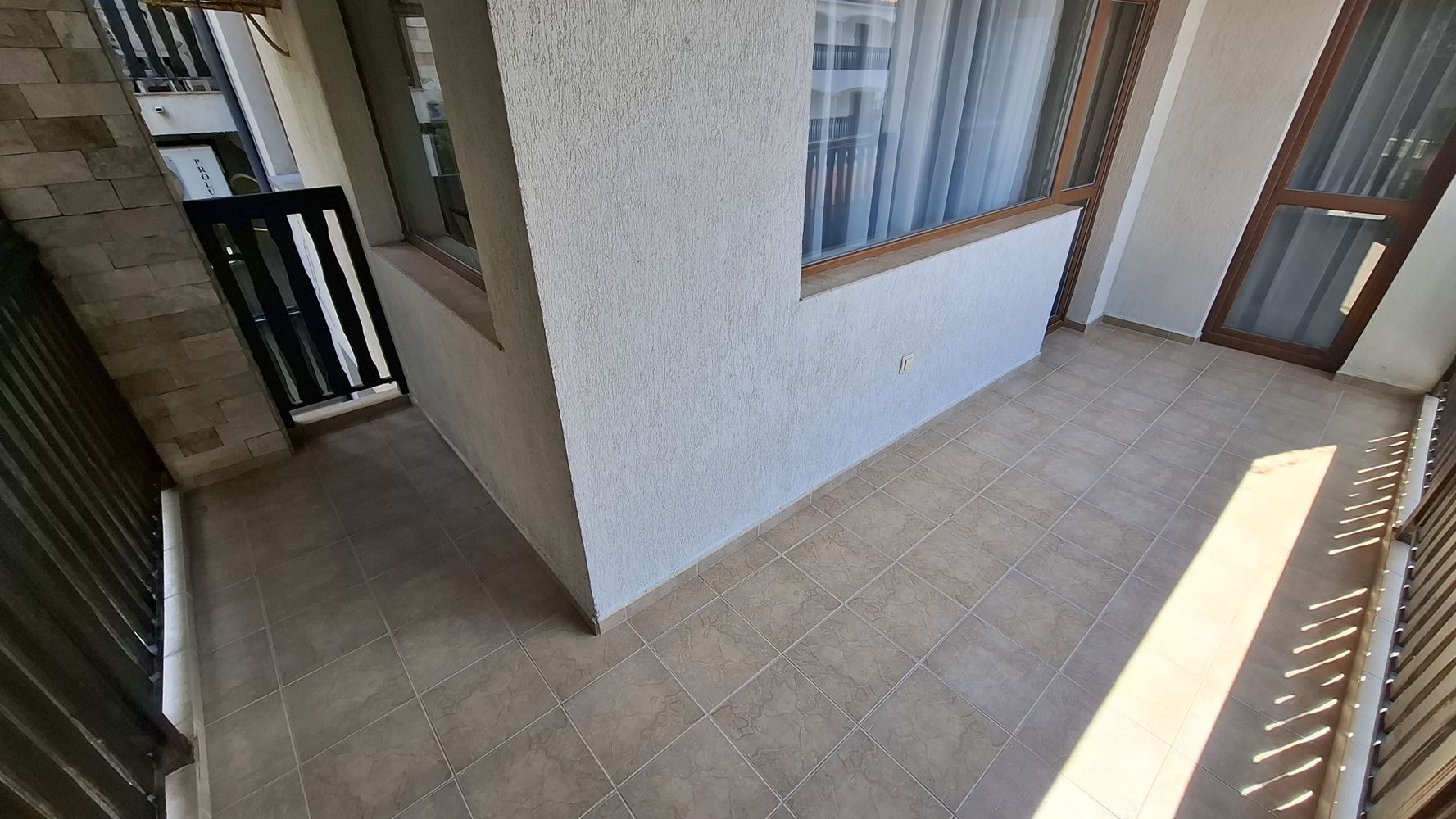 Luxusní apartmán se dvěma ložnicemi v první linii u moře ve Svatém Vlasu – jedinečná mořská atmosféra a prestižní komfort