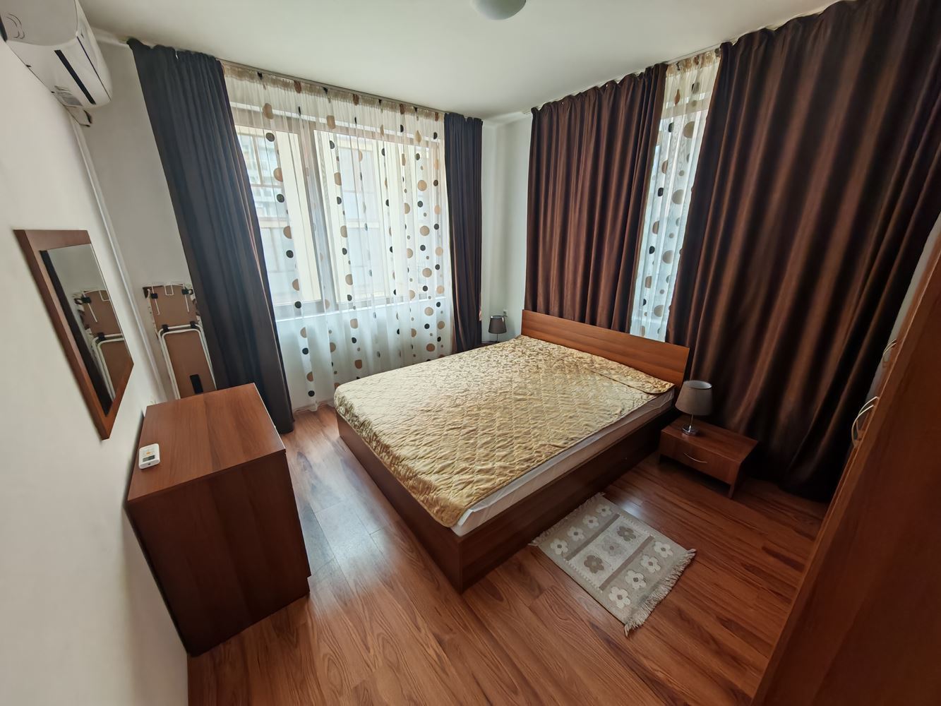 Apartmán se dvěma ložnicemi ve Sveti Vlas s vynikajícím vybavením v uzavřeném komplexu