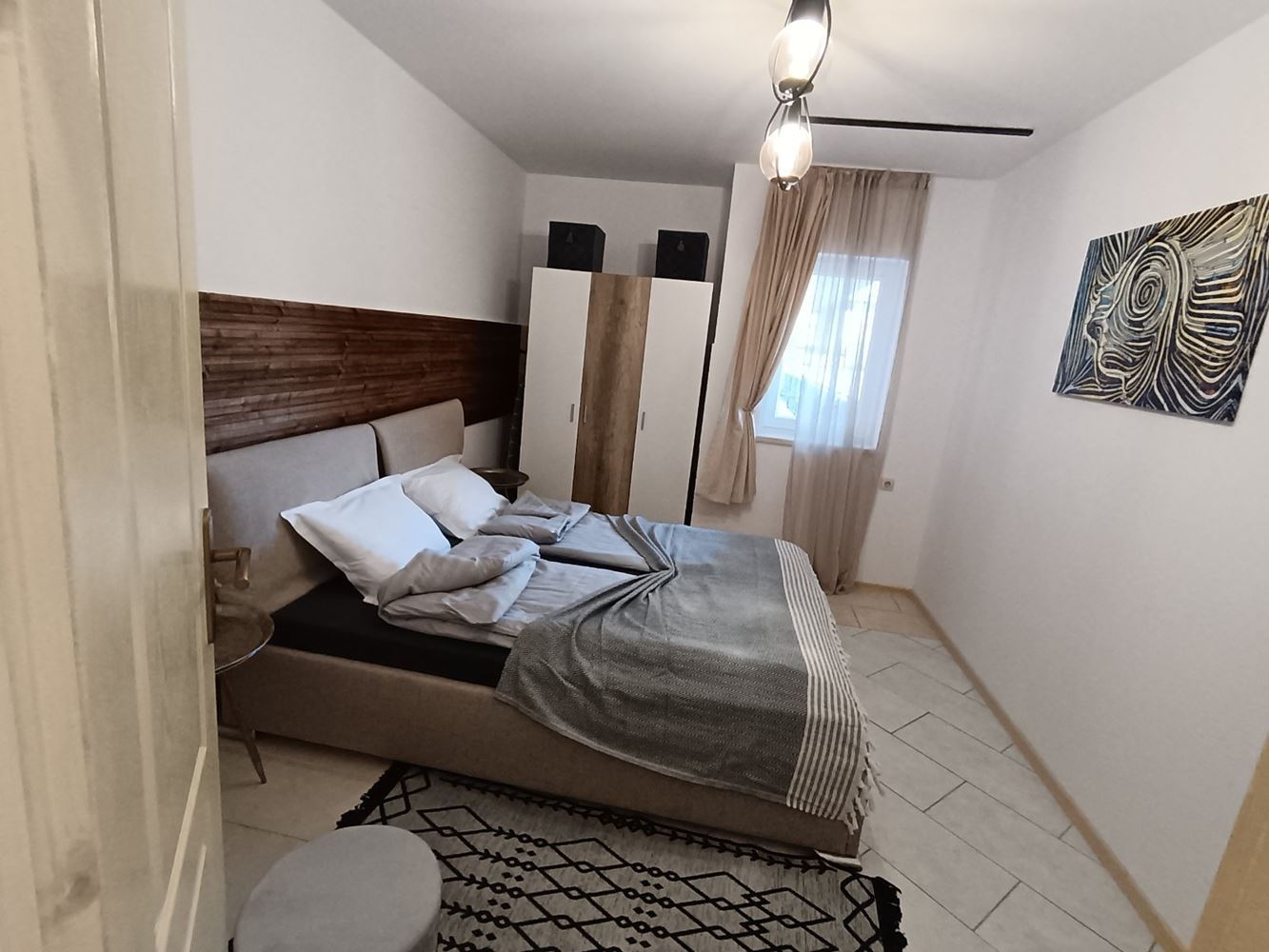 První linie u moře v Nesebaru – apartmán s jednou ložnicí s přímým výhledem na moře, připravený k nastěhování