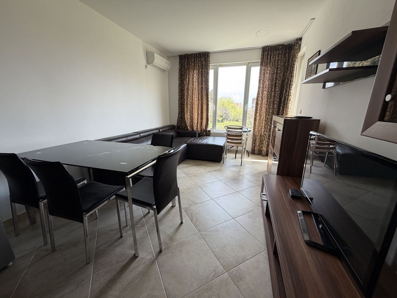 Byt s jednou ložnicí pár kroků od jižní pláže v Ravdě – bez poplatku za údržbu