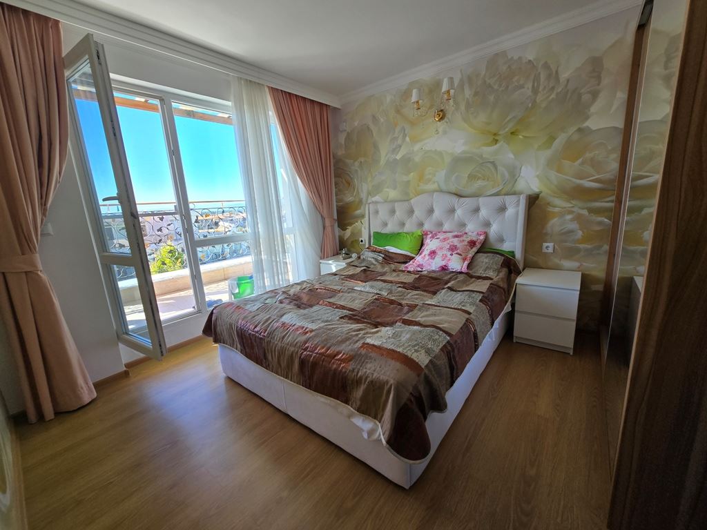 Slunečné pobřeží - Plně zařízený apartmán se dvěma balkony a působivou SPA infrastrukturou