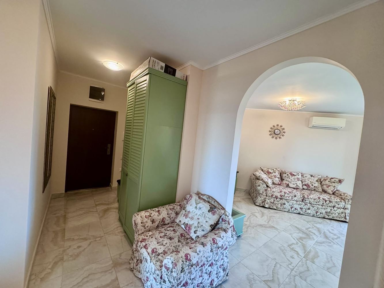 Prostorný třípokojový apartmán s panoramatickým výhledem na moře v prestižním komplexu v Nesebaru – komfort, prostor a působivé výhledy
