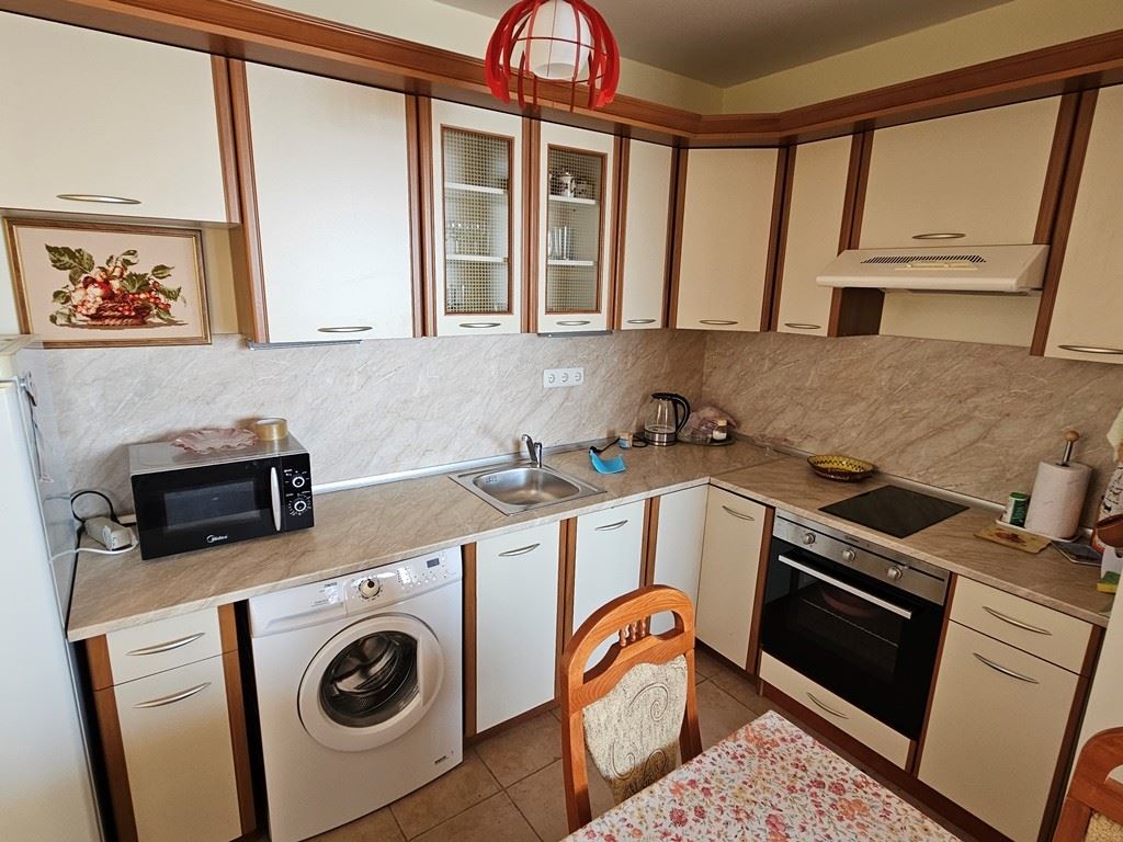 Sveti Vlas, první řada u moře – panoramatický byt s jednou ložnicí s výhledem na moře z každého pokoje