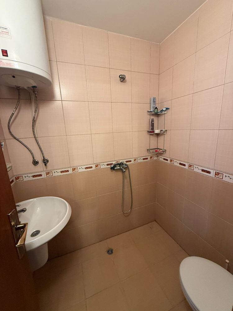 Prostorný dvoupokojový apartmán v Sunny Beach – komfort, příroda a nízký poplatek za údržbu