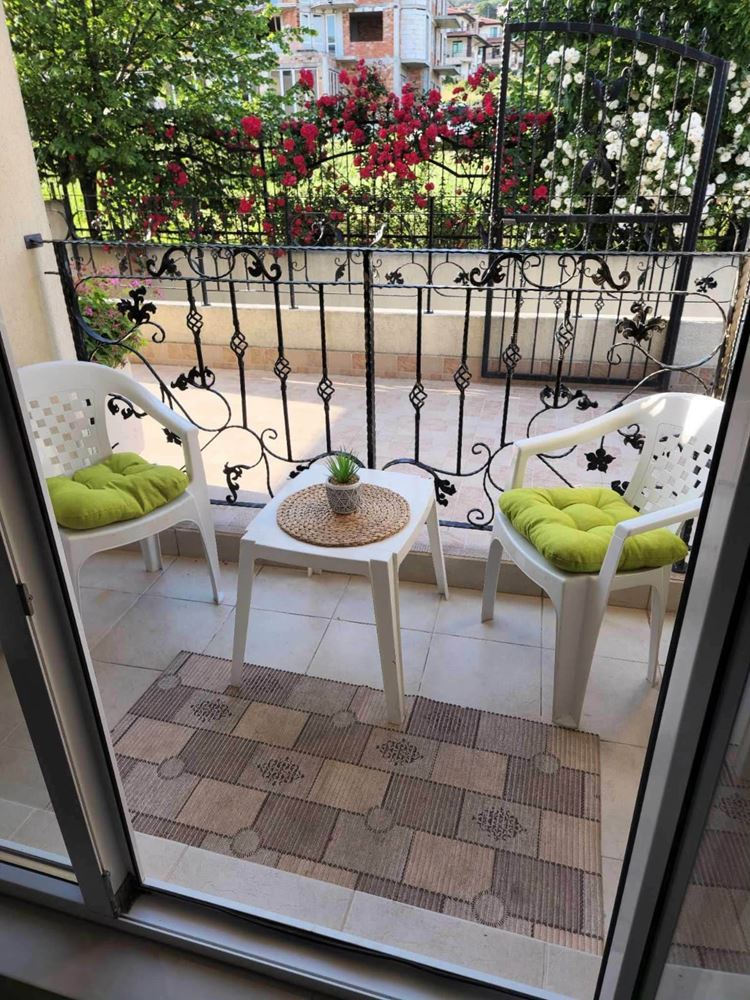 Komfort a praktičnost u moře – plně zařízený apartmán s jednou ložnicí ve Sveti Vlas