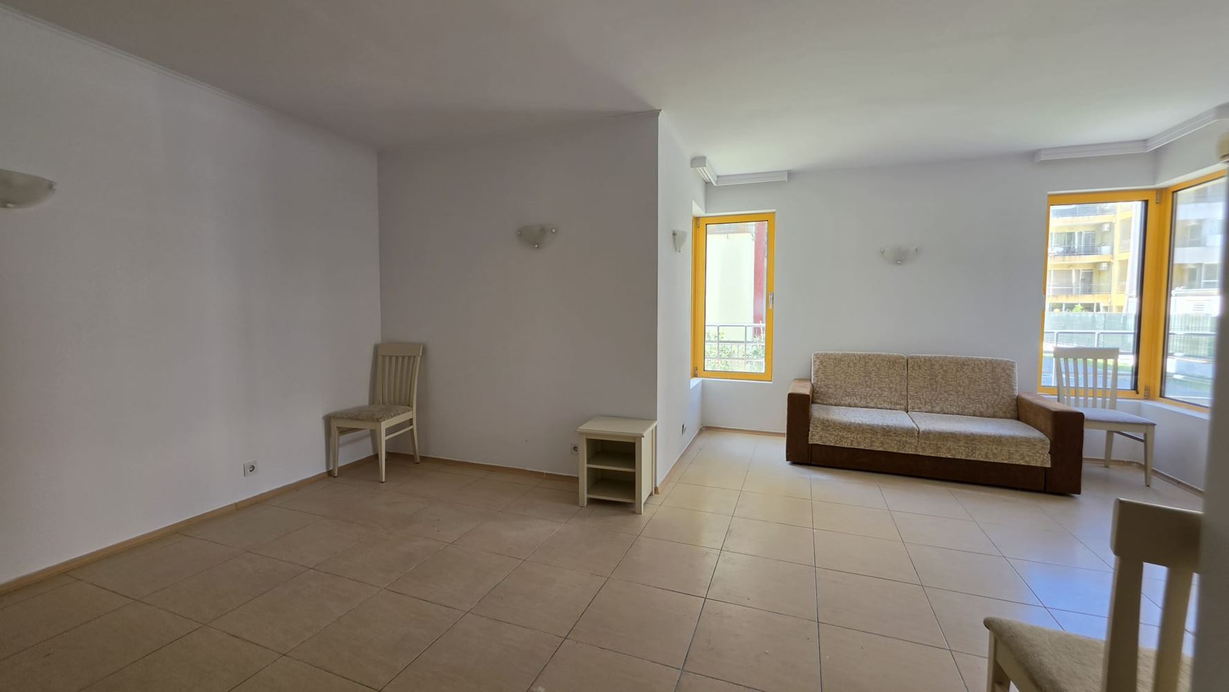 Apartmán s vlastní zahrádkou ve Slunečném pobřeží – bez poplatku za údržbu!