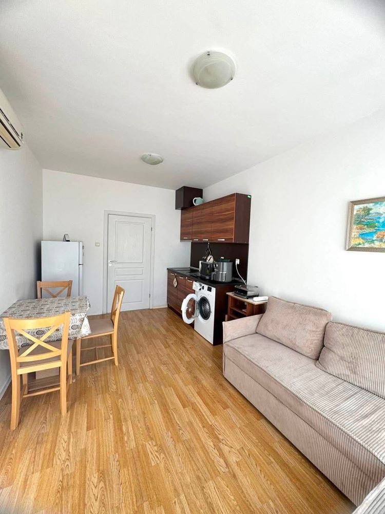 Stylový apartmán v komplexu s bohatou infrastrukturou – vynikající volba pro odpočinek s potenciálem pronájmu