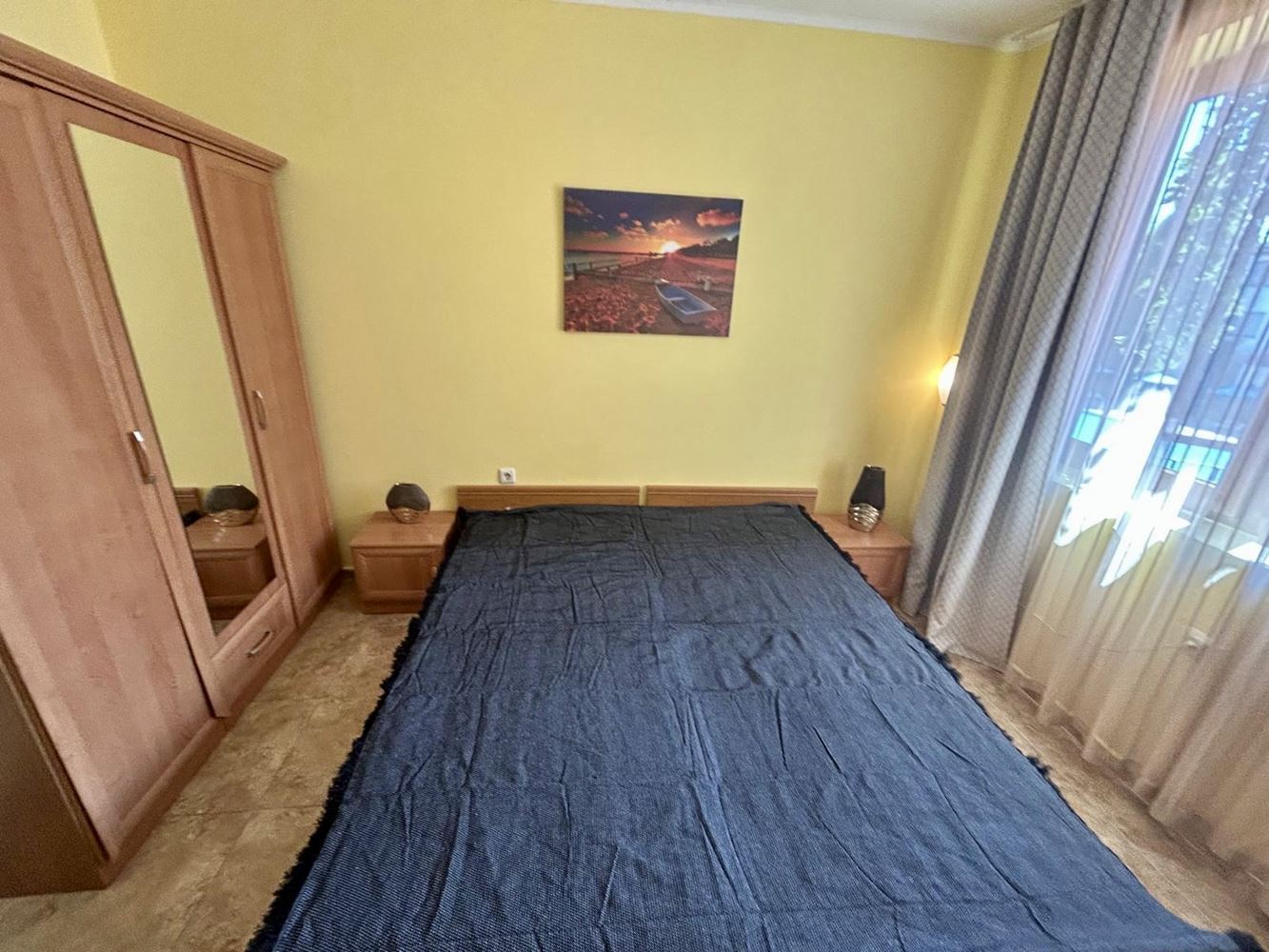 Prostorný apartmán se dvěma ložnicemi a výhledem na bazén v Nesebaru