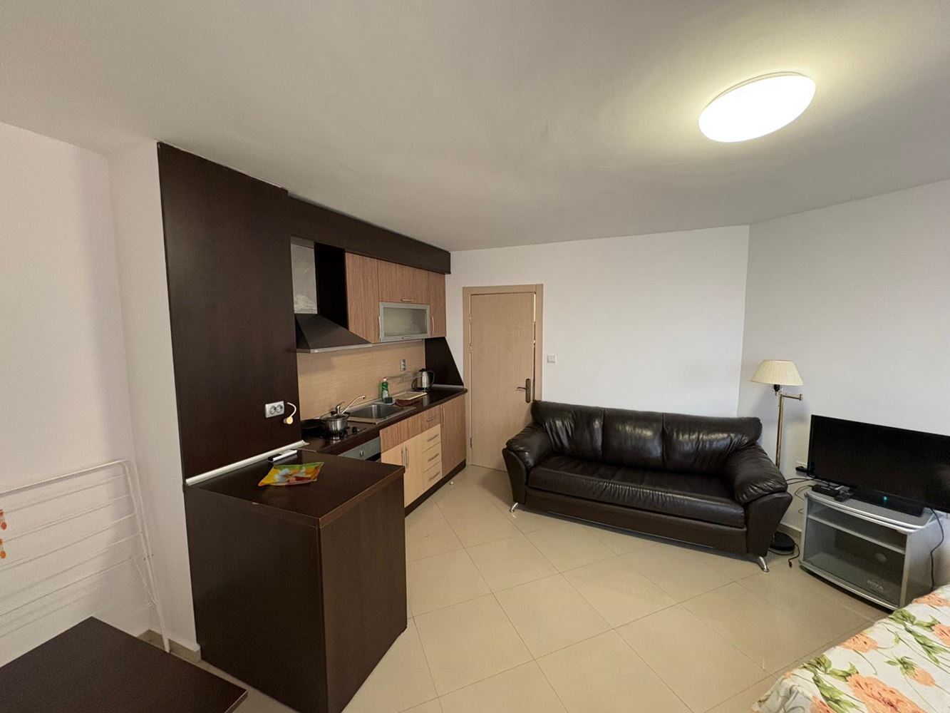 Zařízené studio v Pomorie – výborná lokalita, 400 m od moře a centra města