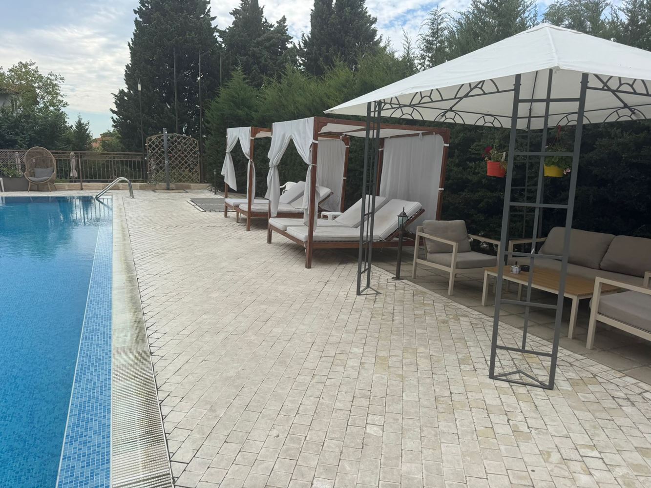 Prostorný apartmán s jednou ložnicí v elegantním komplexu na Slunečním pobřeží
