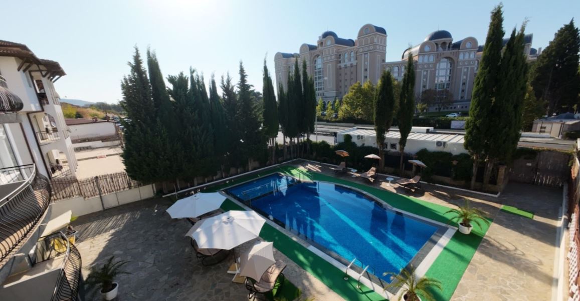 Apartmán se dvěma ložnicemi ve Sveti Vlas – komfort, klid a výborná lokalita