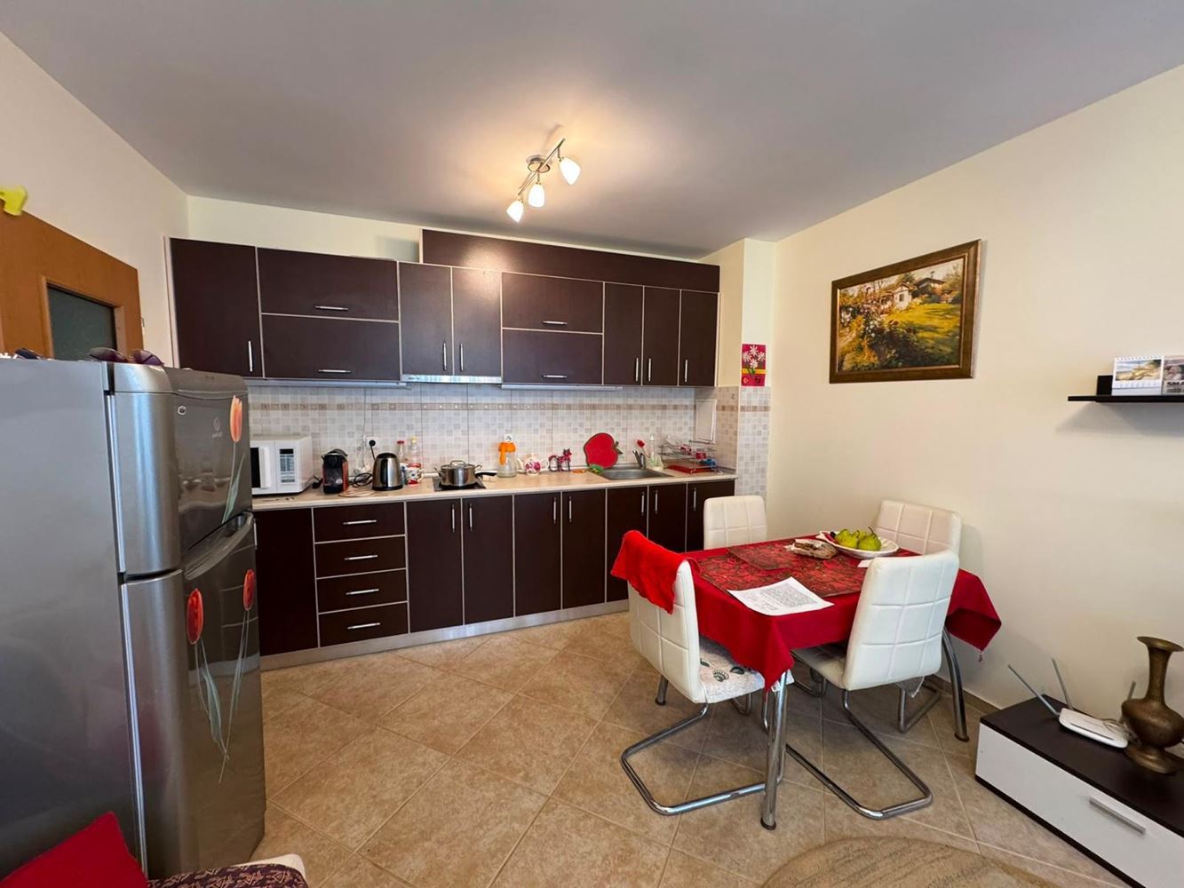 Prostorný apartmán s jednou ložnicí ve Starém městě Pomorie – pouze 50 metrů od pláže s částečným výhledem na moře