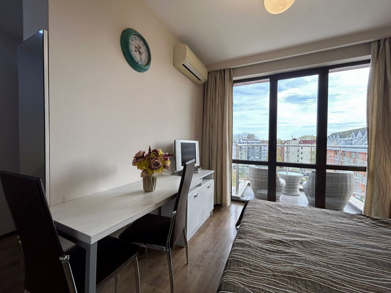 Moderní studio v prestižním komplexu na Slunečném pobřeží – ideální pro investici i komfortní bydlení