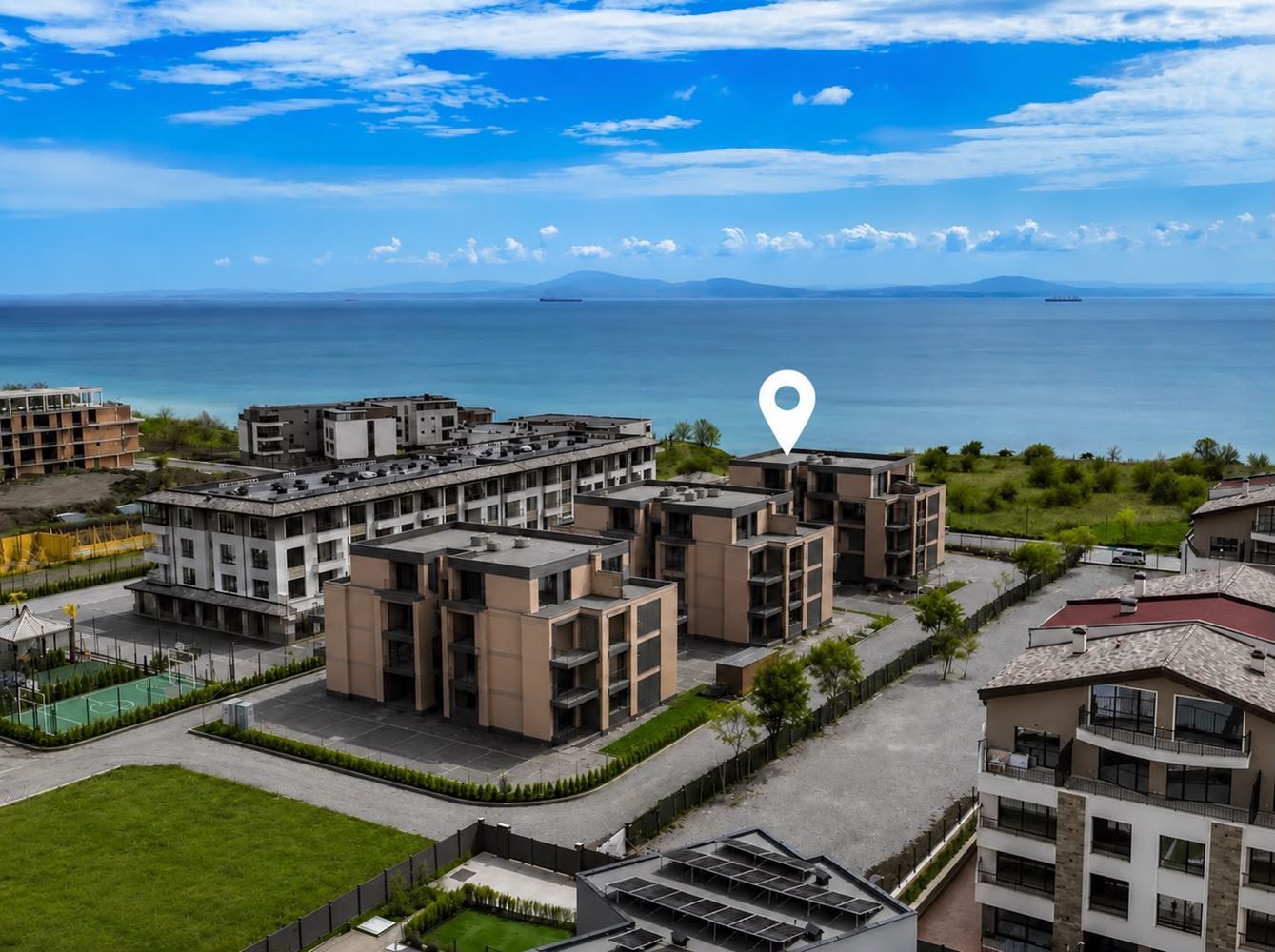 Apartmán s vlastní zahrádkou 100 m od moře v Sarafovu – novostavba před Aktem 15