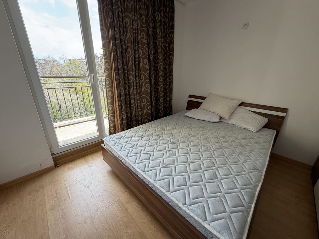 Byt s jednou ložnicí pár kroků od jižní pláže v Ravdě – bez poplatku za údržbu