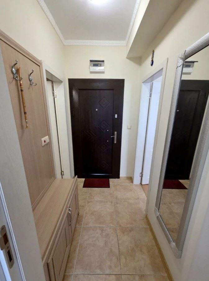 Prostorný apartmán s jednou ložnicí v klidném komplexu u moře v Ravdě