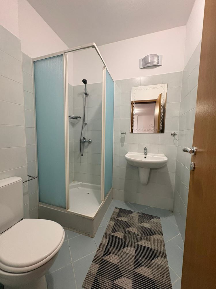 Pomorie – prostorný apartmán se 2 ložnicemi v první linii s výhledem na moře a nízkými náklady na údržbu