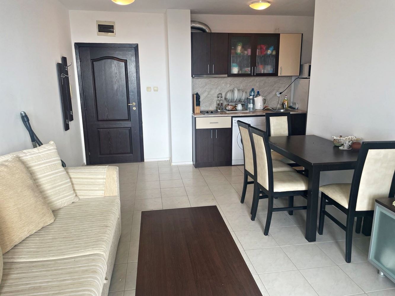 Apartmán s jednou ložnicí a panoramatickým výhledem na moře v Svatém Vlasu – styl, komfort a skvělá investice