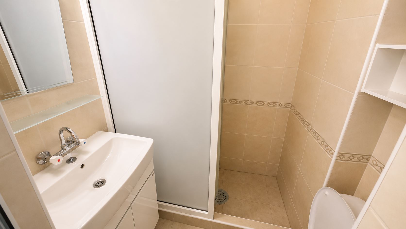 Apartmán s jednou ložnicí v Sunny Beach – klid, zeleň a komfort v srdci letoviska
