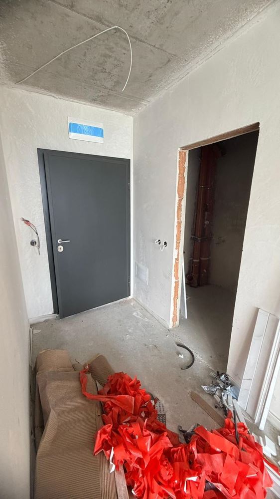 Prostorný 4pokojový apartmán s přímým panoramatickým výhledem na moře v luxusním komplexu na první linii v Ravdě