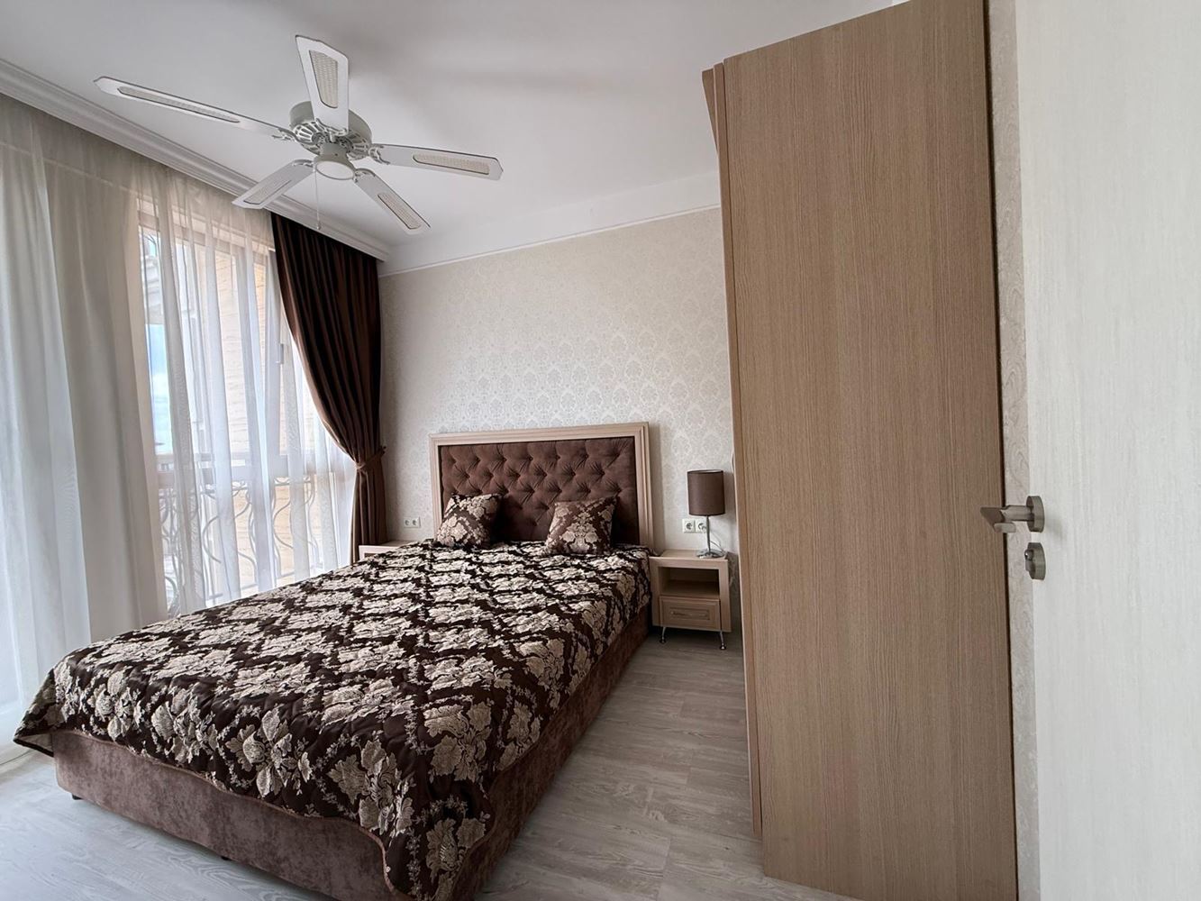 Apartmán s jednou ložnicí v luxusním komplexu ve Slunečném pobřeží s působivými bazény a odpočinkovými zónami