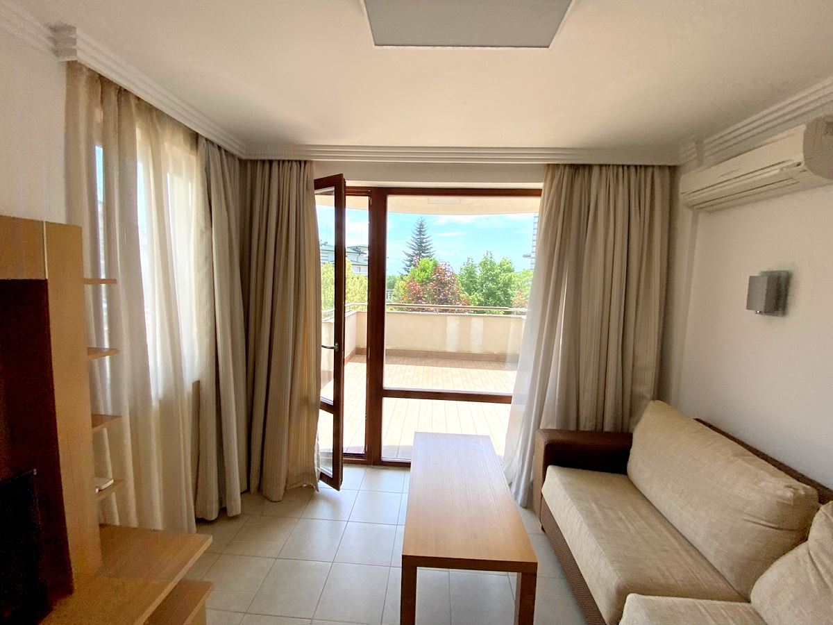 Dvoupokojový byt (s jednou ložnicí) v první linii u moře v Ravda – luxus, příroda a výhled na bazén