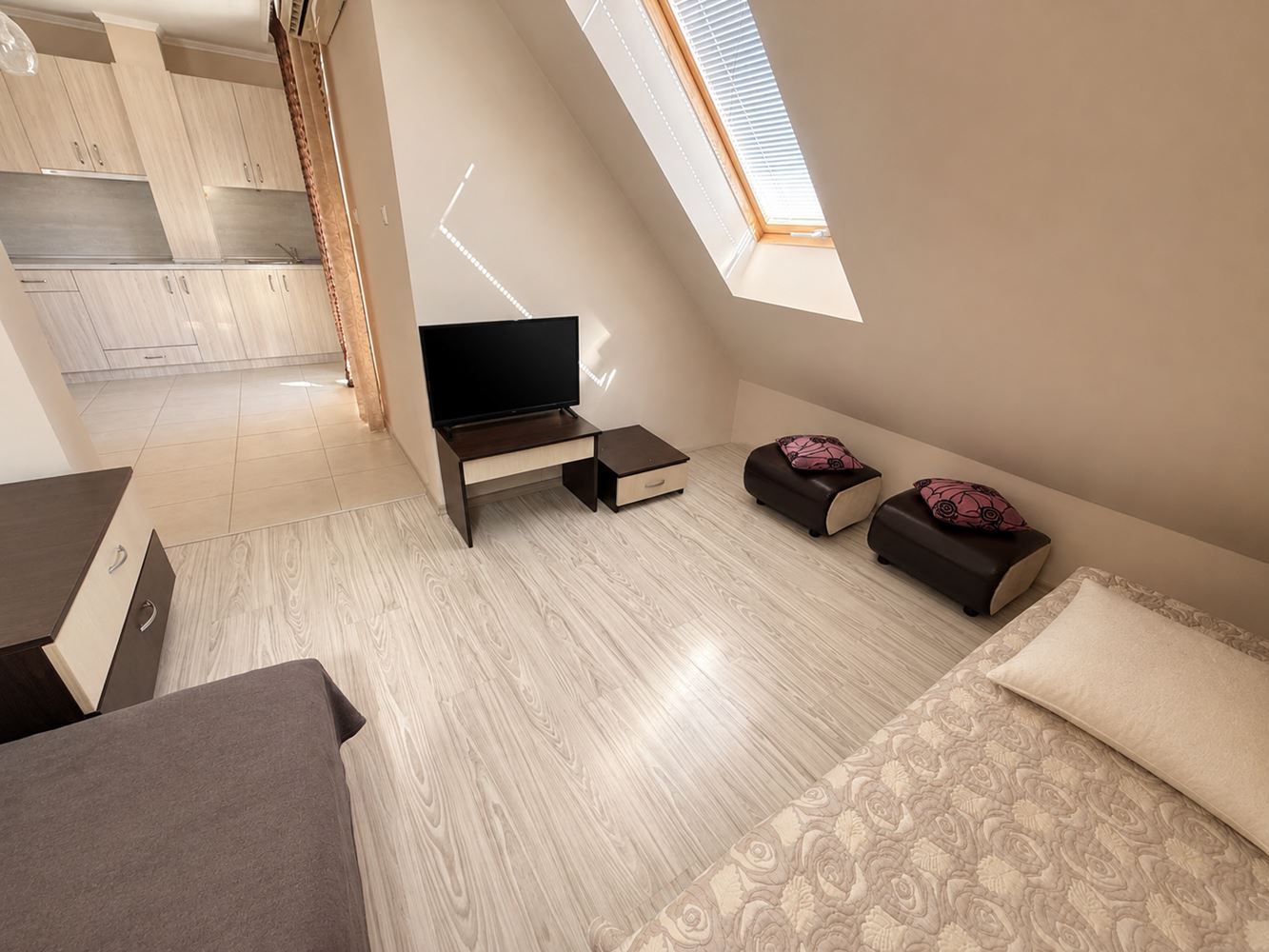 Apartmán se dvěma ložnicemi a dvěma terasami v klidném komplexu v Slunečném pobřeží