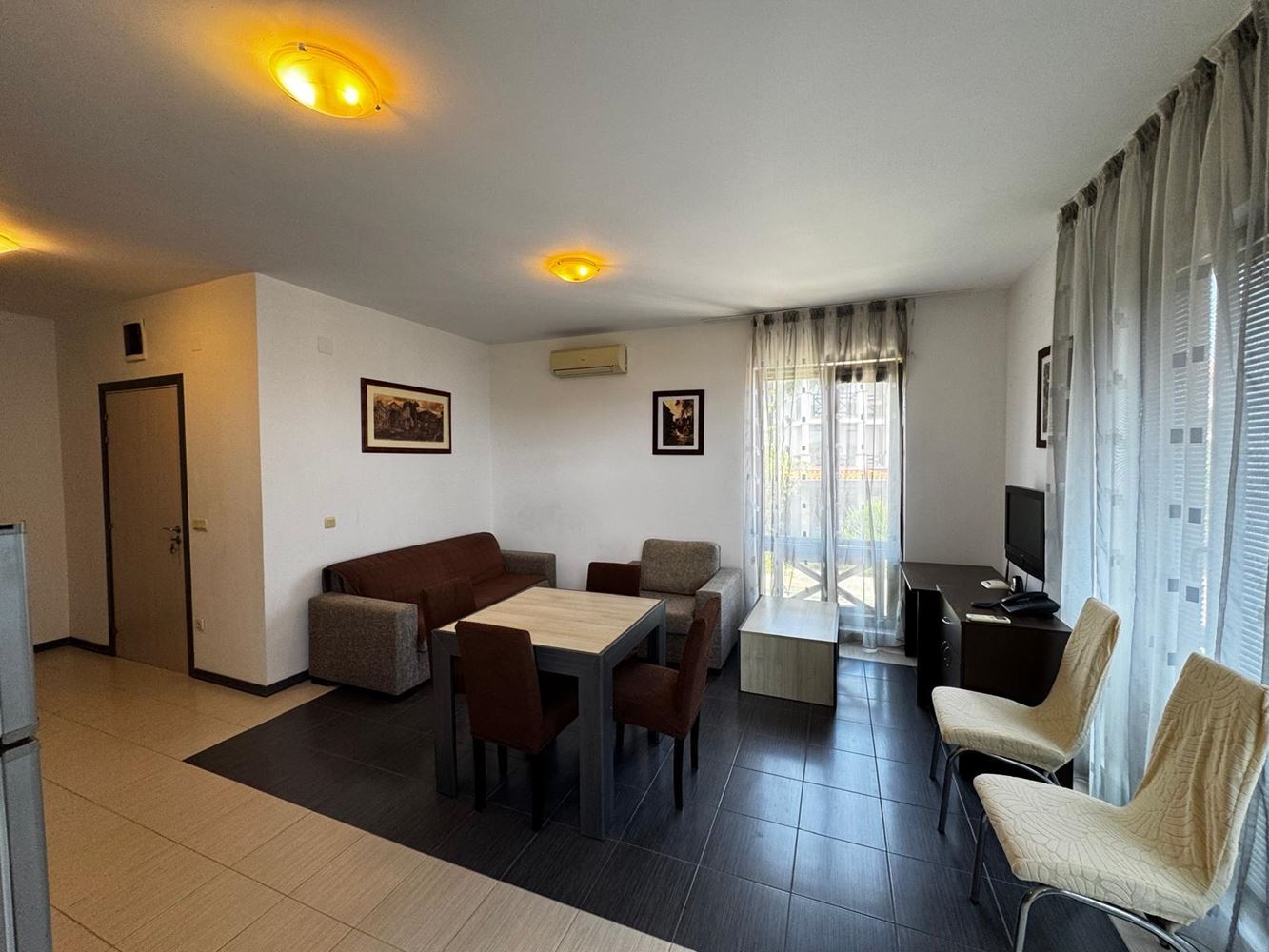 Apartmán s výhledem na moře v Černomorci – komfort, luxusní komplex a dokonalá prázdninová atmosféra