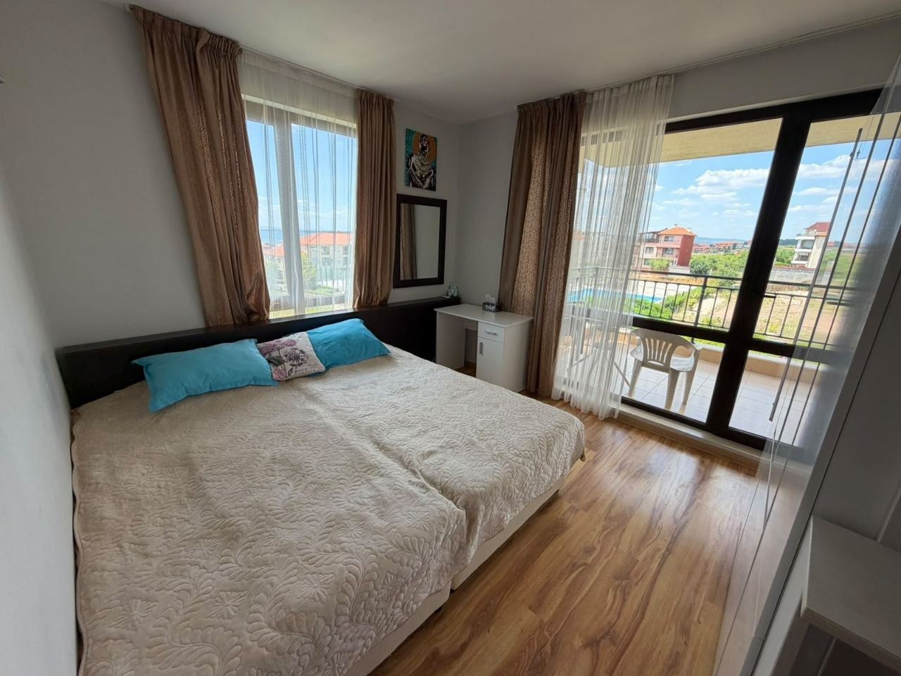 Stylový apartmán s jednou ložnicí a výhledem na moře v prestižním komplexu ve Sveti Vlas – ideální pro odpočinek a investici