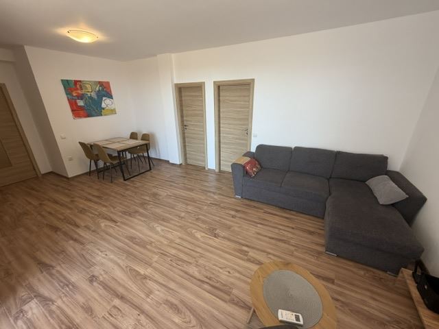 Prostorný apartmán se dvěma ložnicemi a panoramatickým výhledem na moře v novém komplexu – klid uprostřed přírody