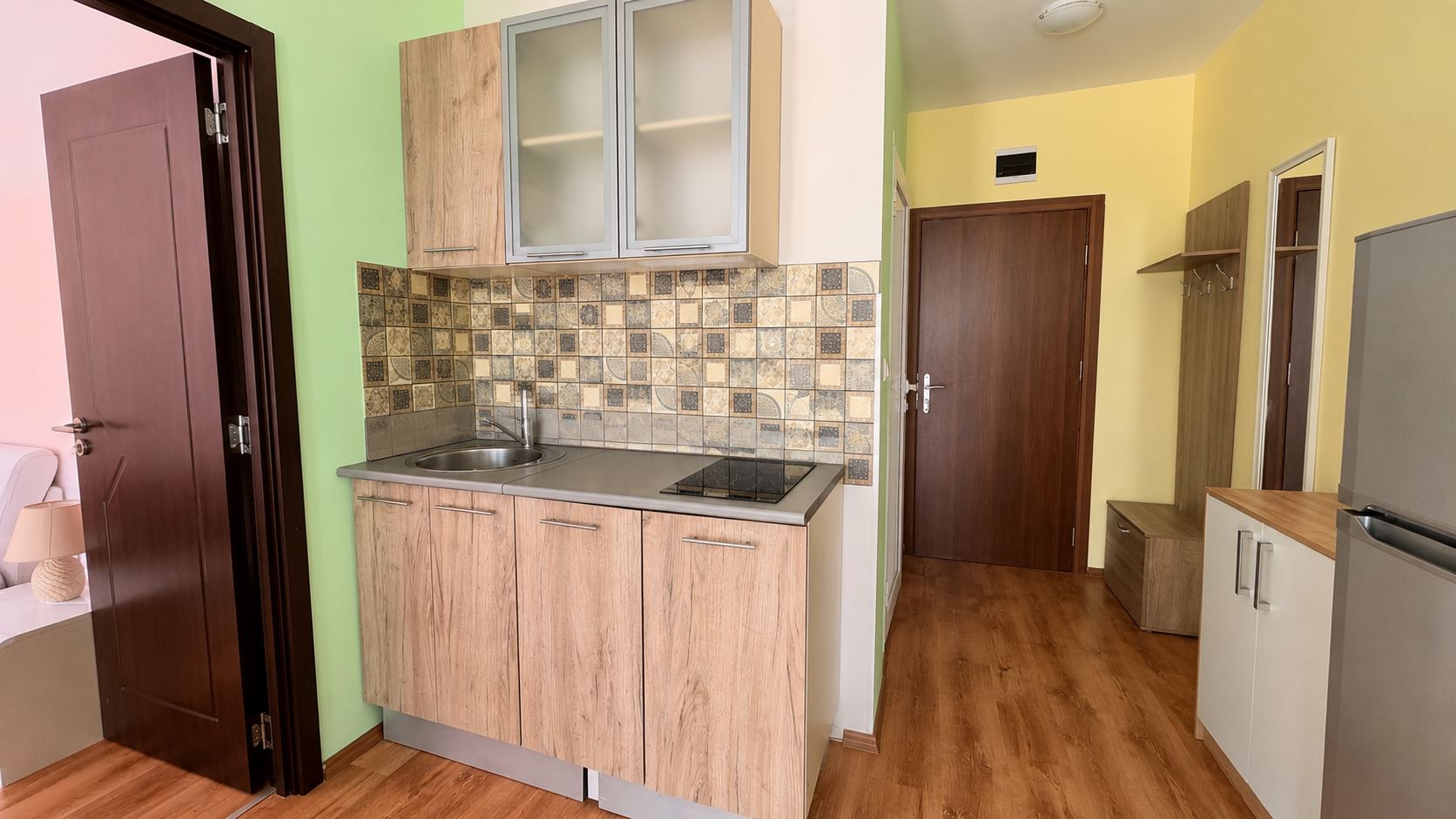 Apartmán s jednou ložnicí v Sunny Beach – klid, zeleň a komfort v srdci letoviska
