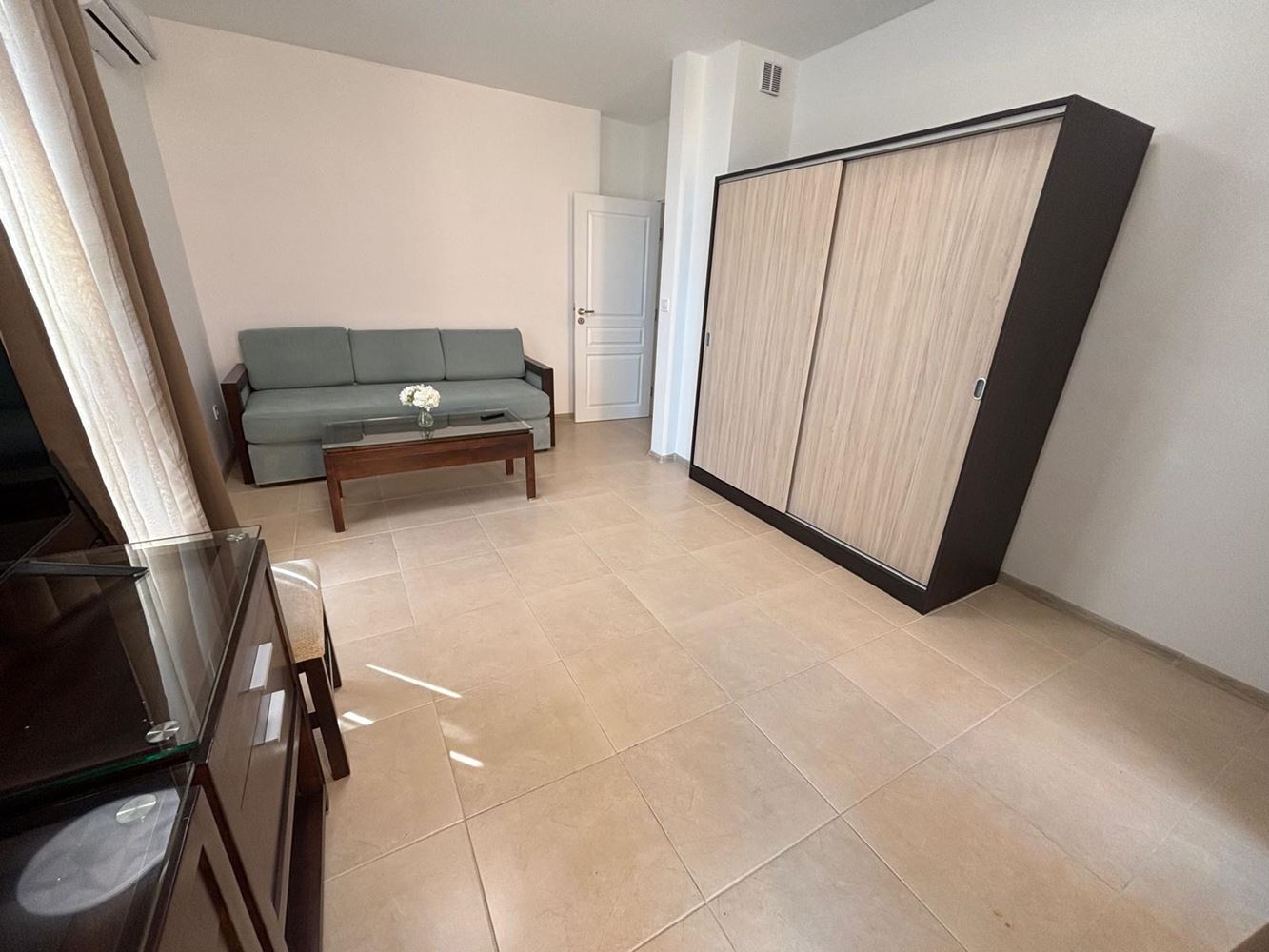 Útulný apartmán s jednou ložnicí v Ravdě – jen 200 m od moře, bez poplatku za údržbu