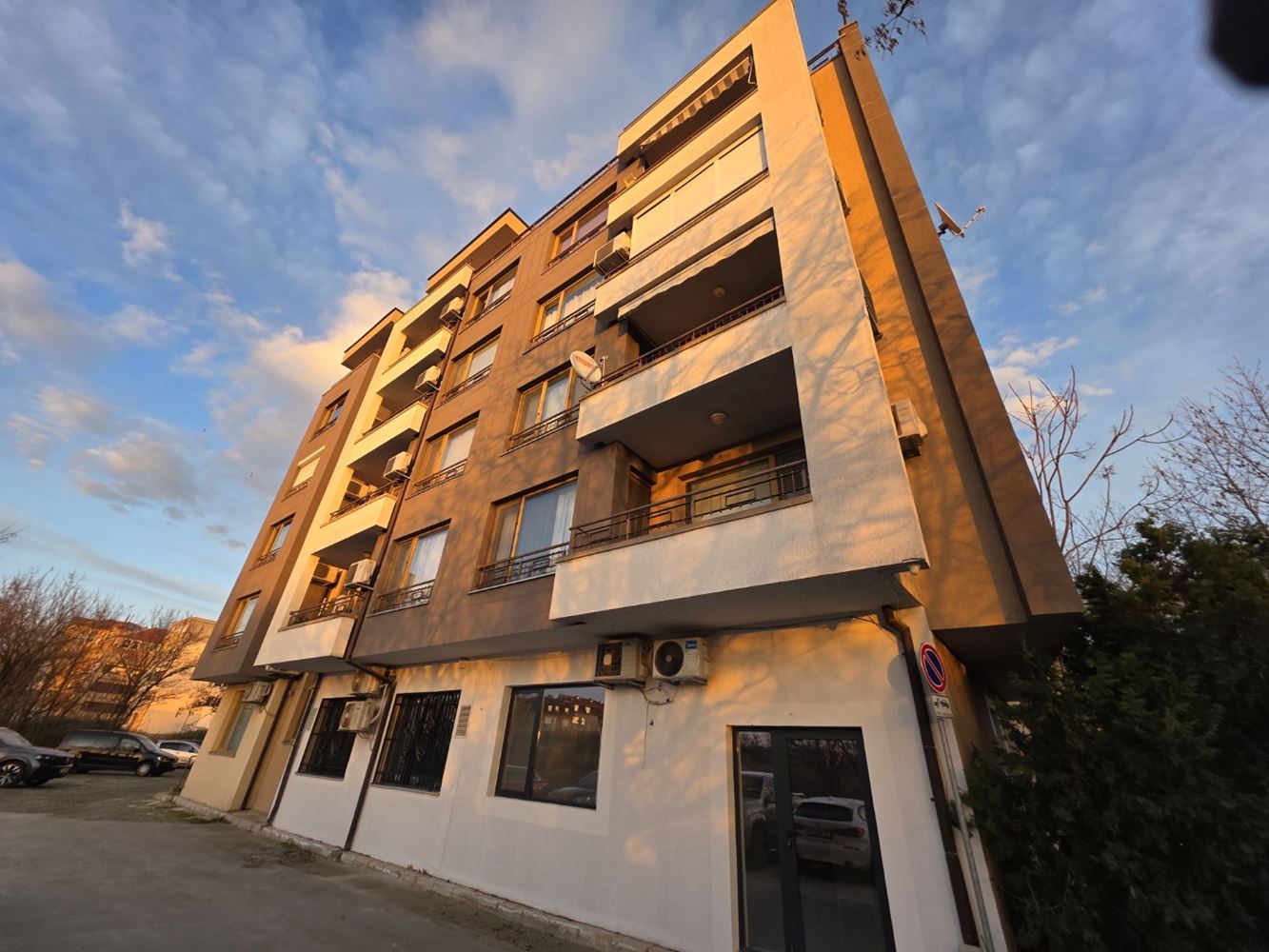 Nesebar: luxusní byt se dvěma ložnicemi a panoramatickým výhledem na moře – 183 m² prostoru, pohodlí a stylu