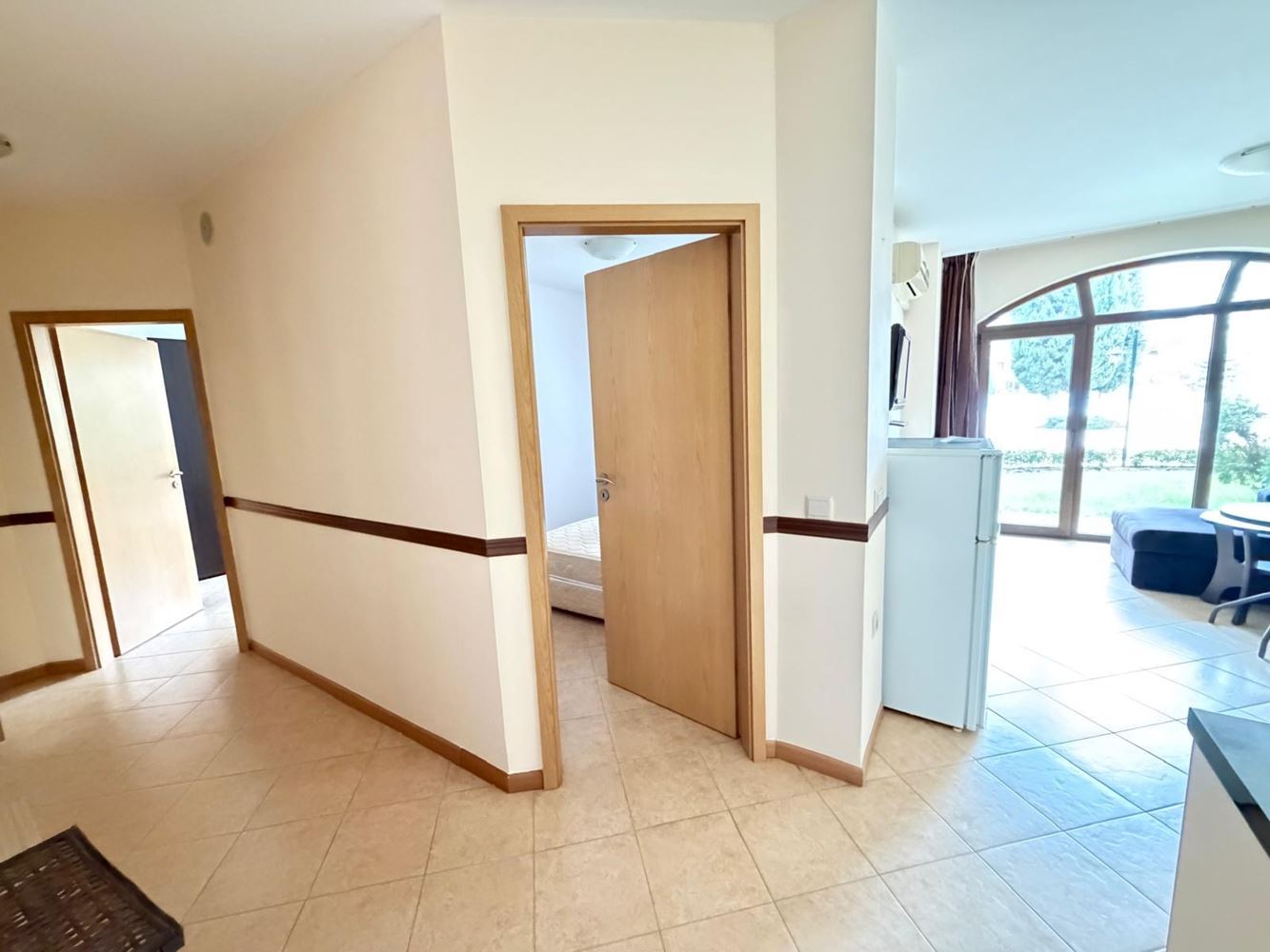 Prostorný byt s dvěma ložnicemi s přímým výstupem do vlastní zahrady v Sunny Beach – komfort, luxus a útulnost