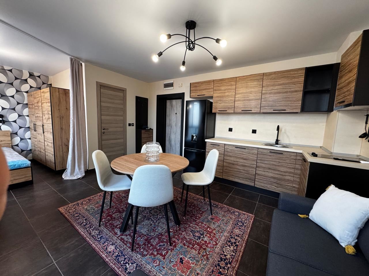Studio s panoramatickým výhledem na moře, pouhých 50 metrů od pláže ve Sveti Vlasu
