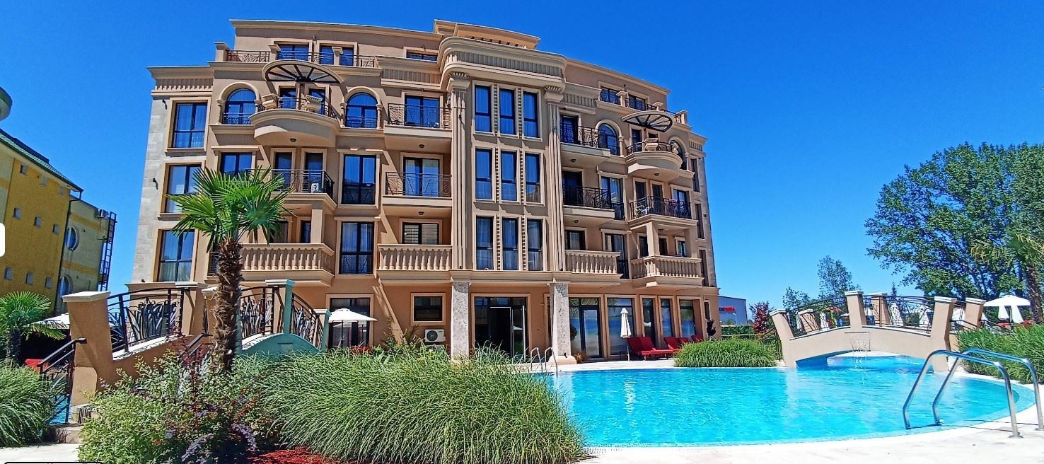 Světlý a stylový apartmán s jednou ložnicí v luxusním komplexu v Sunny Beach – vynikající volba pro bydlení a odpočinek