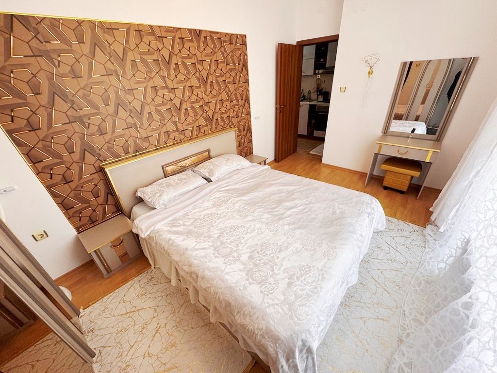 Stylový plně zařízený třípokojový apartmán ve Slunečném pobřeží v komplexu s výborným vybavením