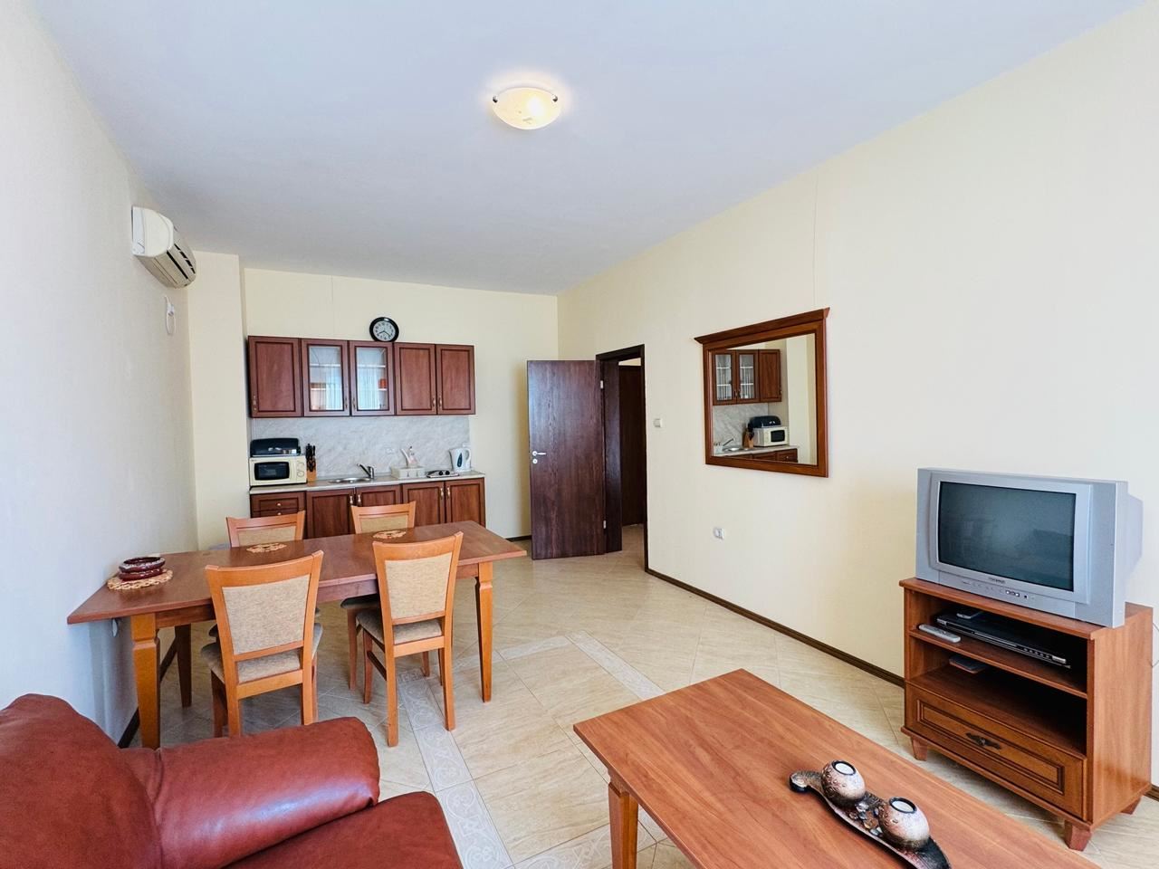 Apartmán s jednou ložnicí a výhledem na bazén – pouze 300 m od moře v Sunny Beach