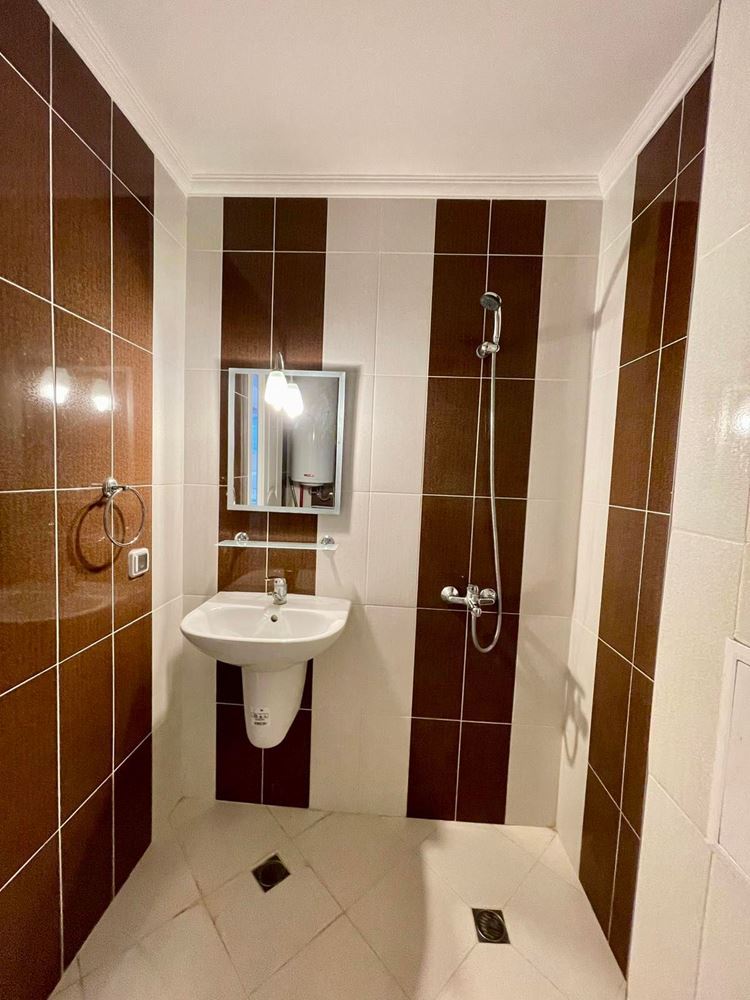 Útulný apartmán s jednou ložnicí a výhledem na bazén v klidném komplexu ve Slunečném pobřeží