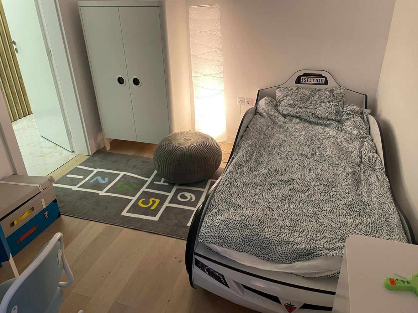 Prostorný pětipokojový apartmán s výhledem na moře v Pomorie – komfort, styl a funkčnost pro velkou rodinu